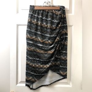 🏝️ ☀️ BOBEAU patterned skirt with slit on side 3/4 length Women’s size XL